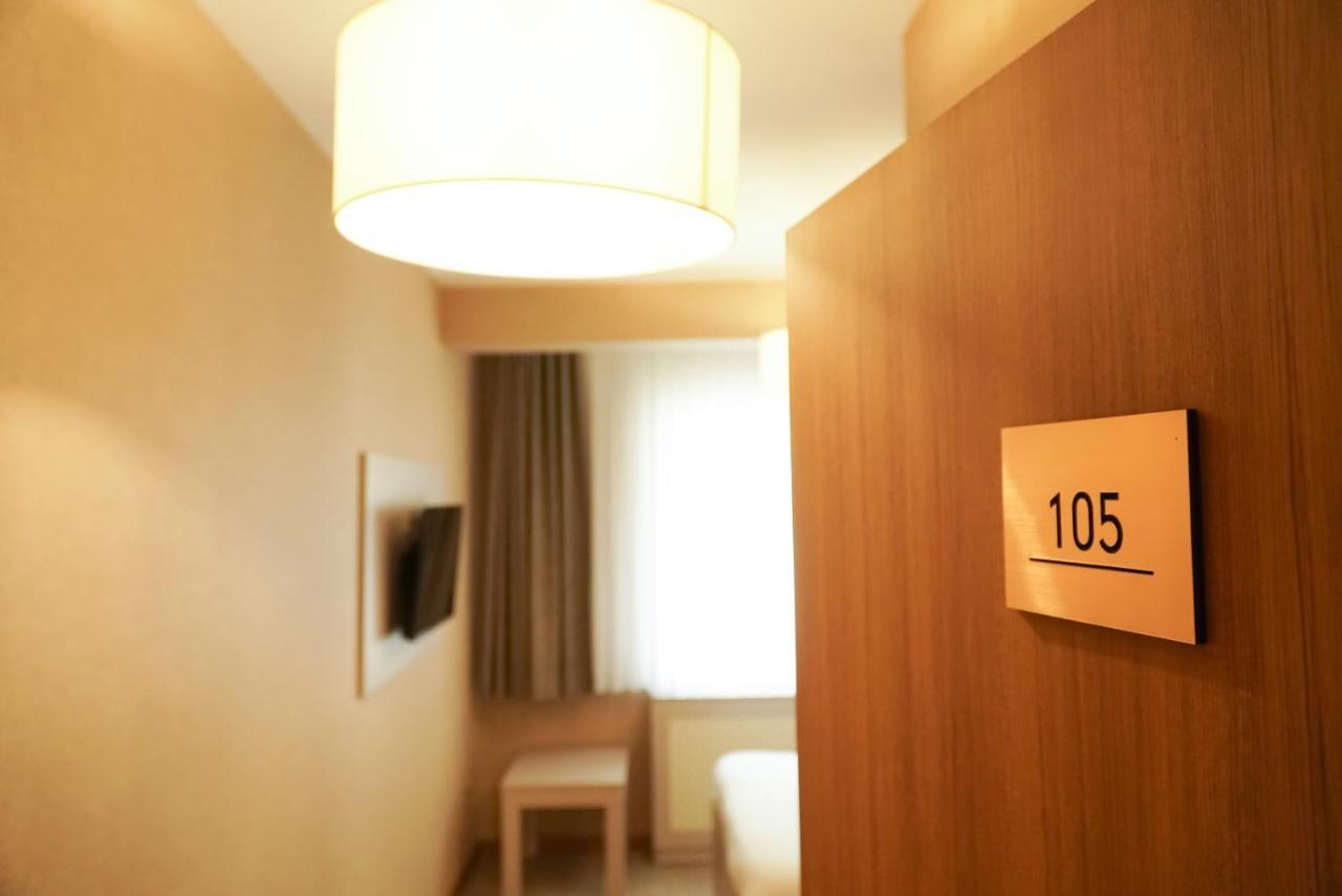 Cinas Hotel เอสเกซีเฮียร์ ภายนอก รูปภาพ